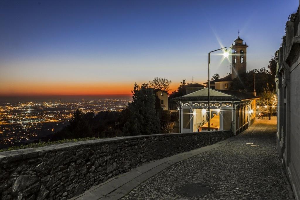 Апартаменти Porta Dipinta House Bergamo Alta Номер фото